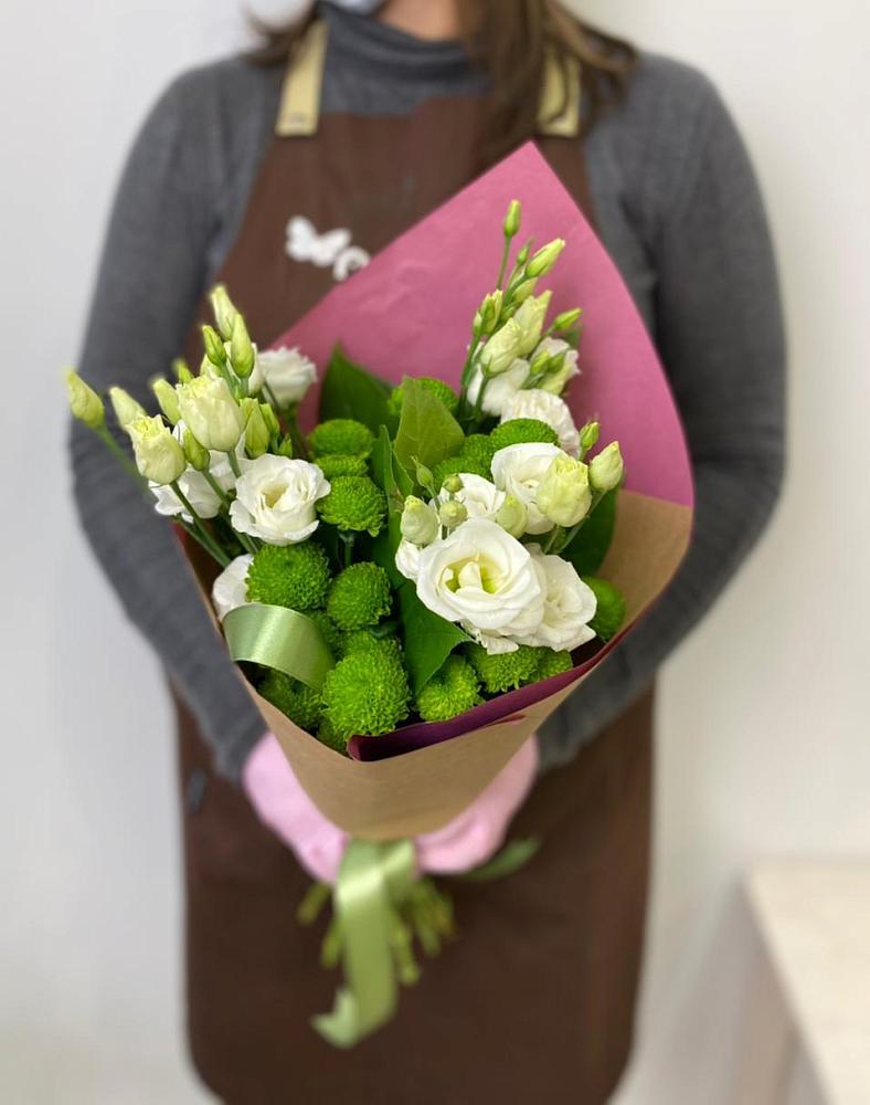 Букет цветов из: Хризантемы и Лизиантусы в Алдане