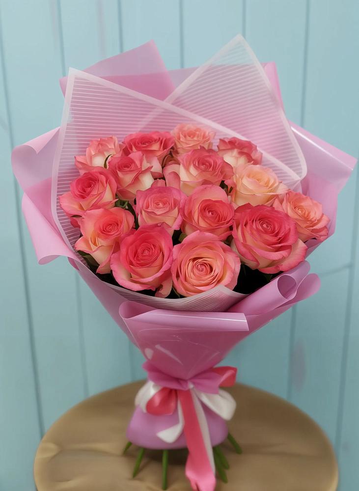 Букет 15 Розовых роз Равель в Алдане