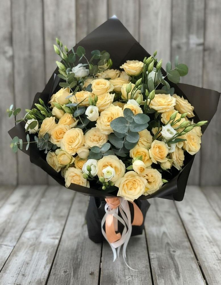 Букет цветов из: Розы и Лизиантусы в Алдане