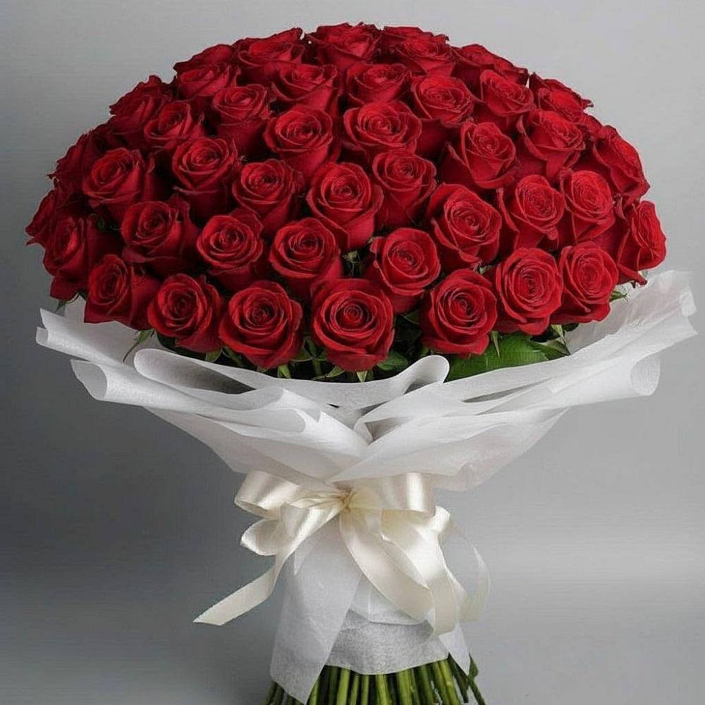 Букет 101 Красная роза Блэк Мэджик в Алдане
