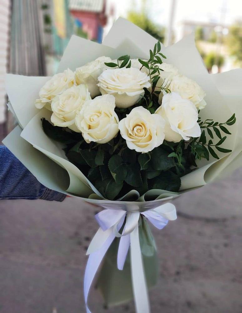 Букет Белые розы Проуд в Алдане