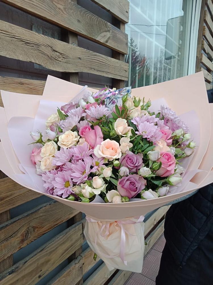 Букет цветов из: Розы и Хризантемы в Алдане