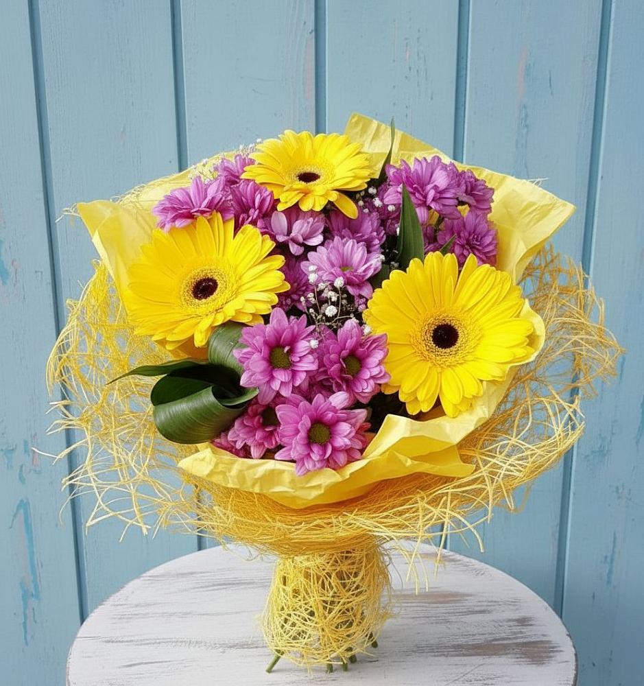 Букет цветов из: Хризантемы и Герберы в Алдане