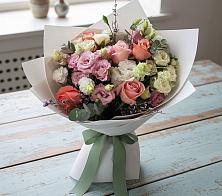 Букет цветов из:  Розы, Лизиантусы и Гвоздики в Алдане