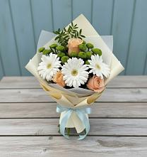 Букет герберы и розы в Алдане Букет цветов из:  Герберы, Розы и Хризантемы в Алдане