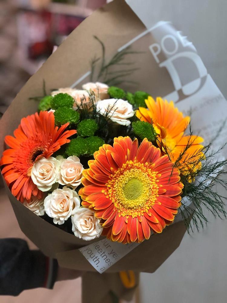 Букет желтый закат в Алдане Букет цветов из: Герберы, Хризантемы и Розы в Алдане